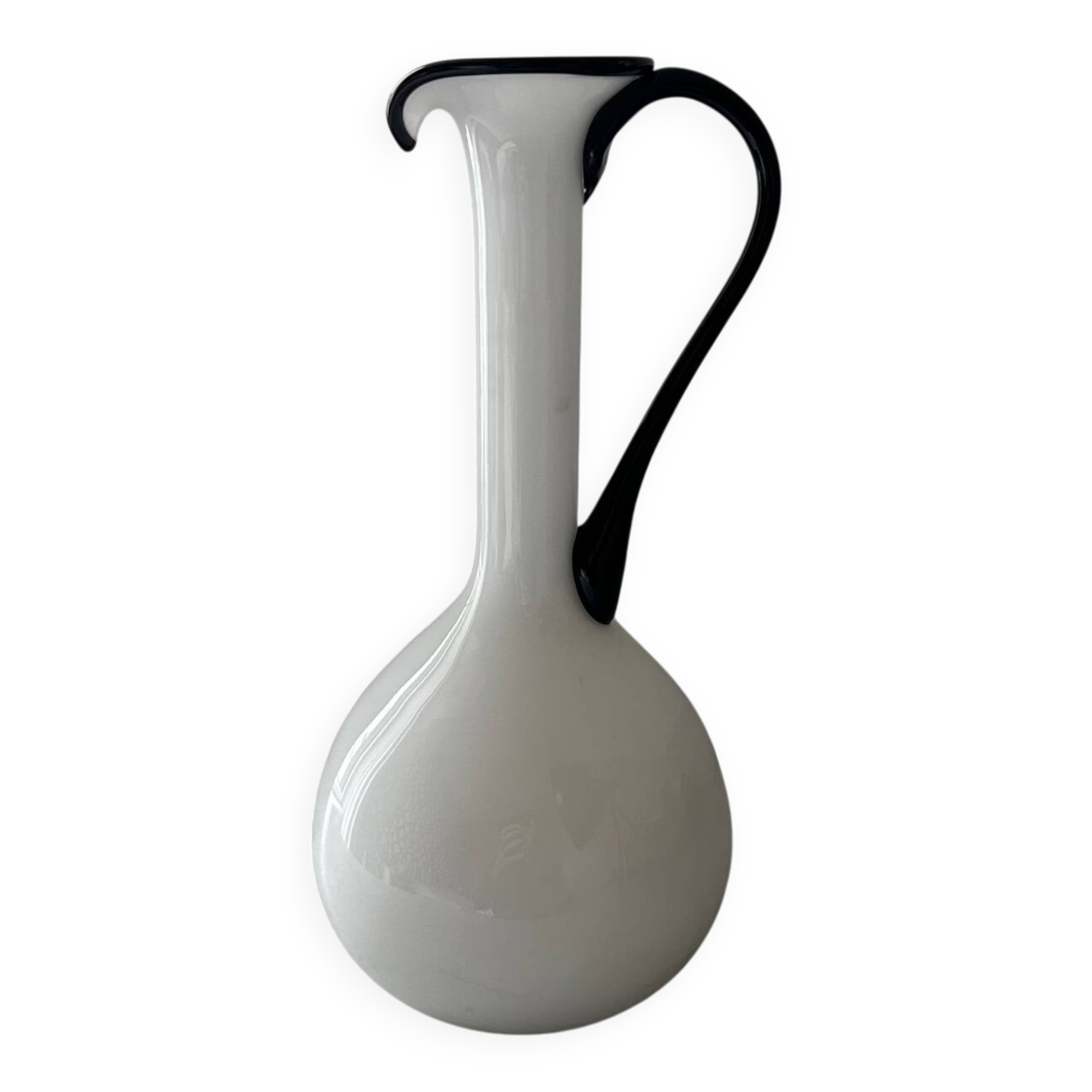 Single flower vase in white and black opaline