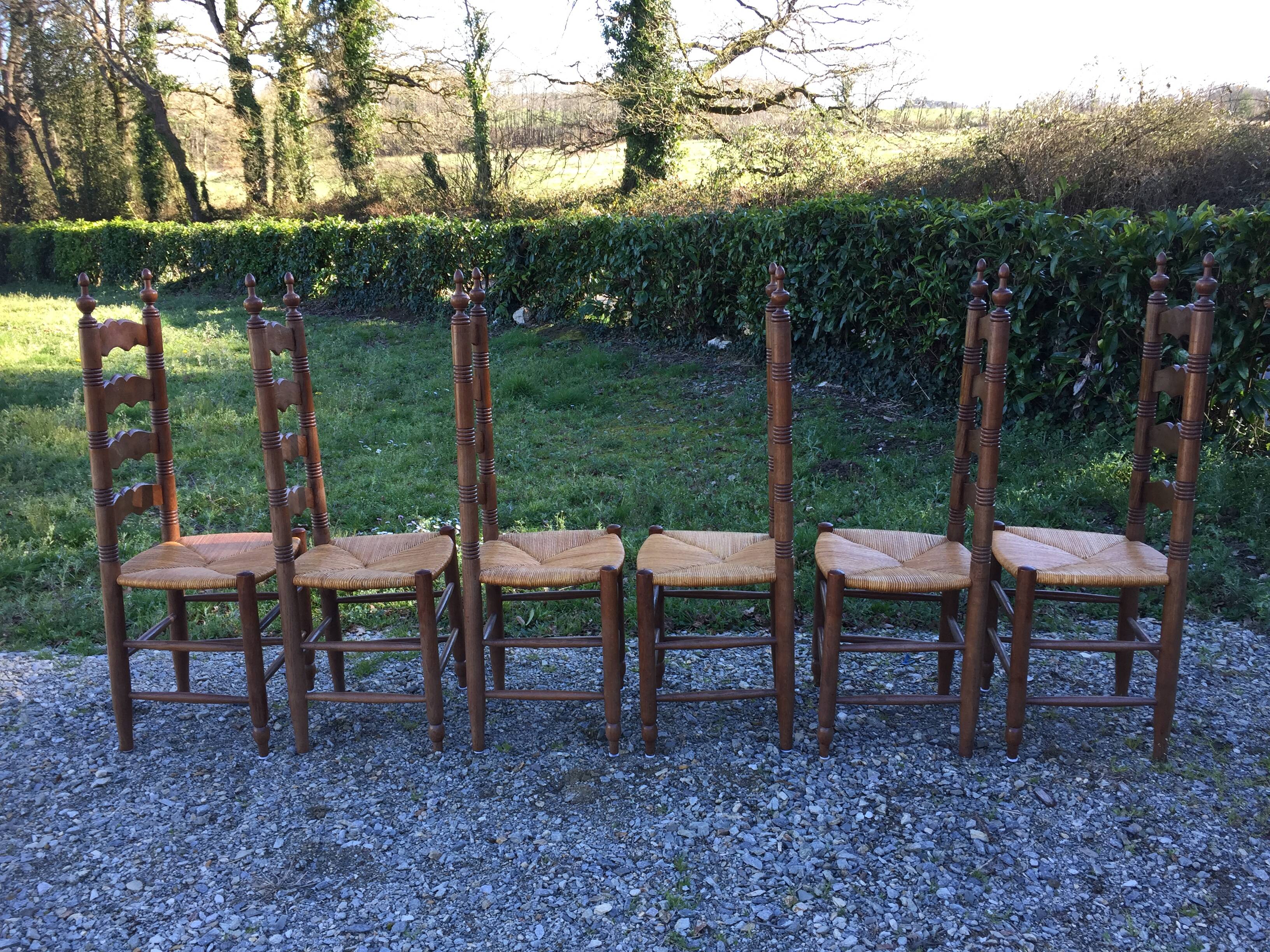 Vintage mulched chairs with high oak backrests with turned legs