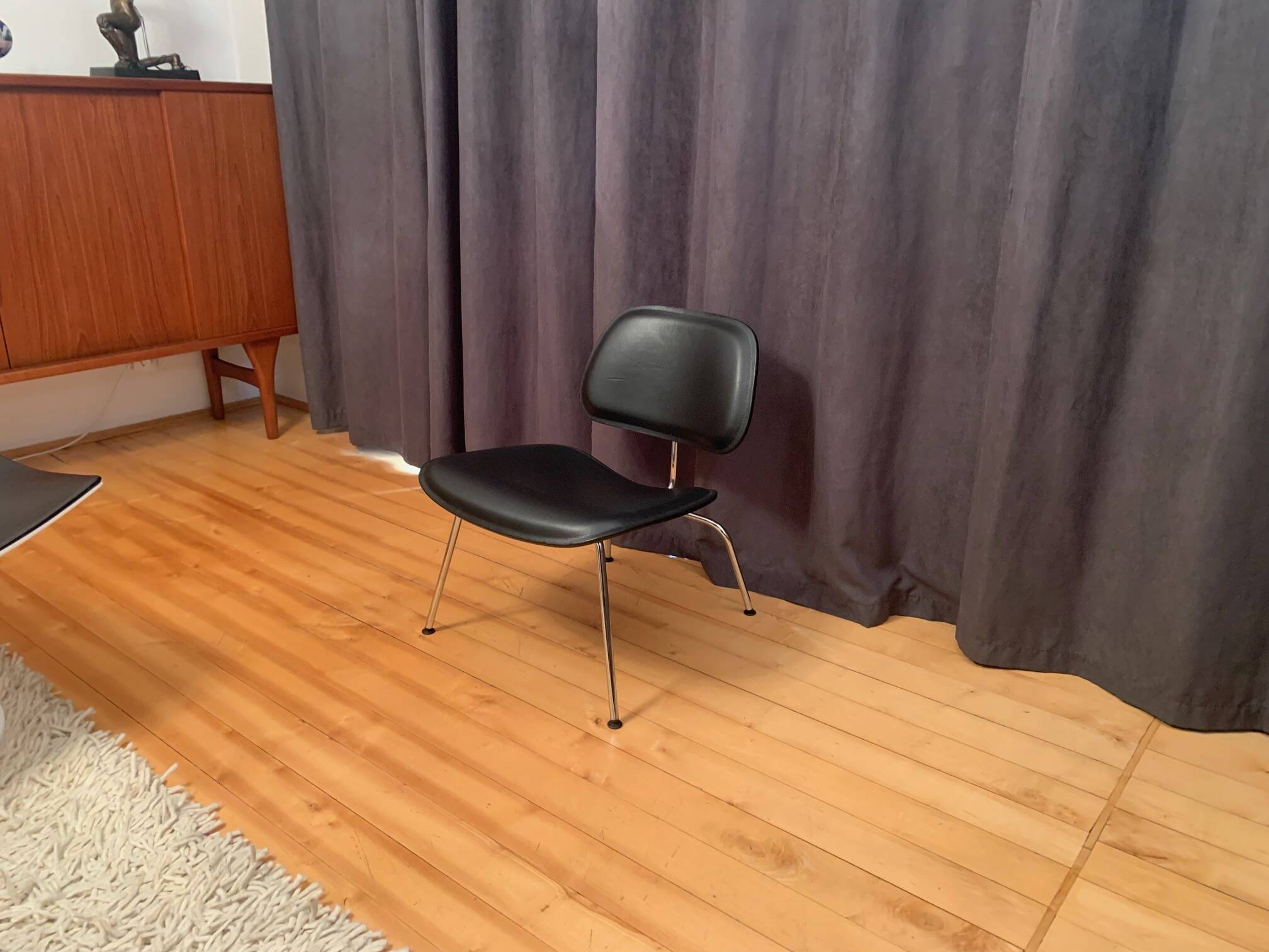 Leather armchair LCM designed by Charles & Ray Eames, Vitra