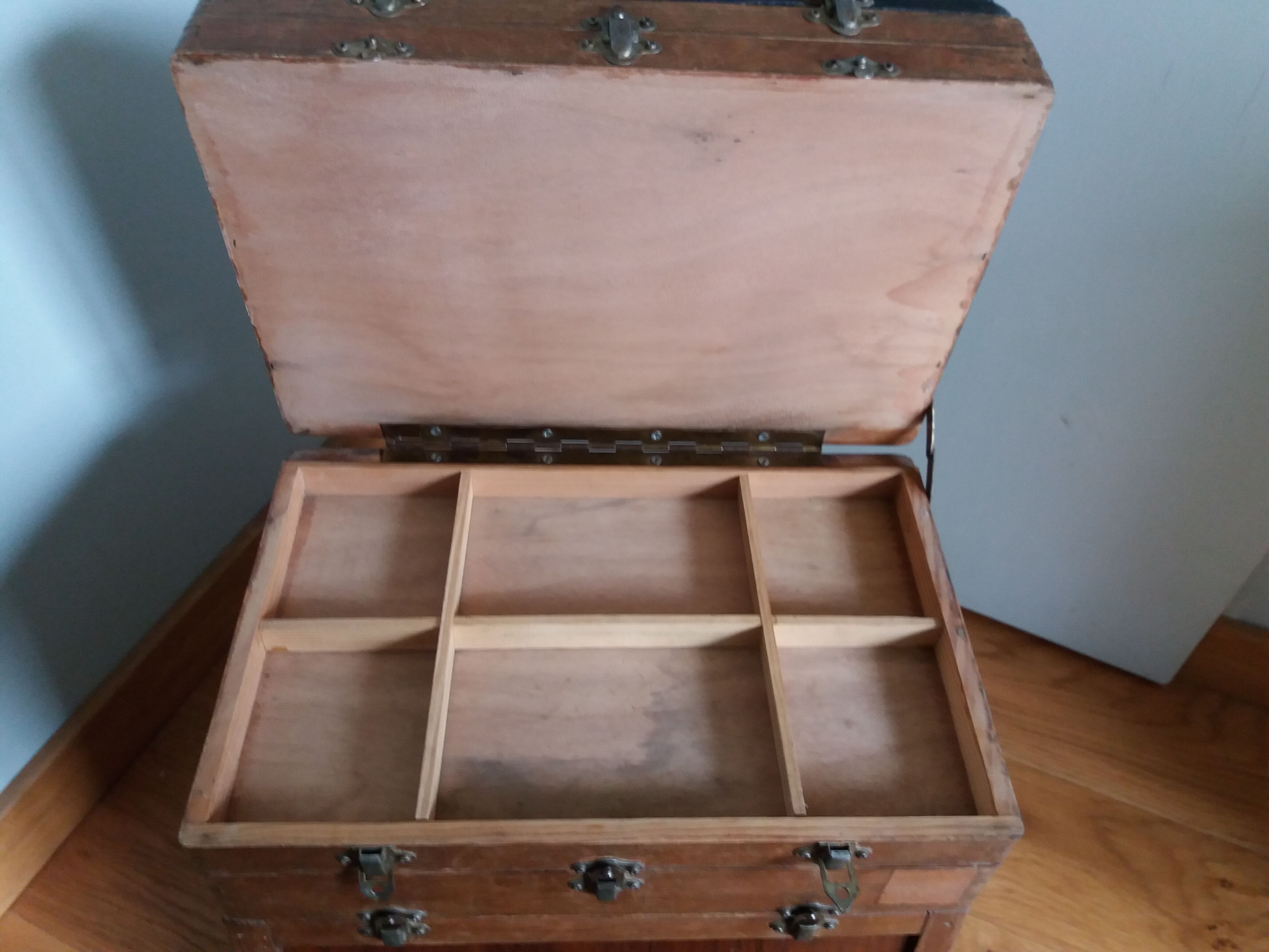 Fishing storage chest fisherman's stool