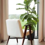 Fauteuil vintage bouclé blanc model 366 by Chierowski
