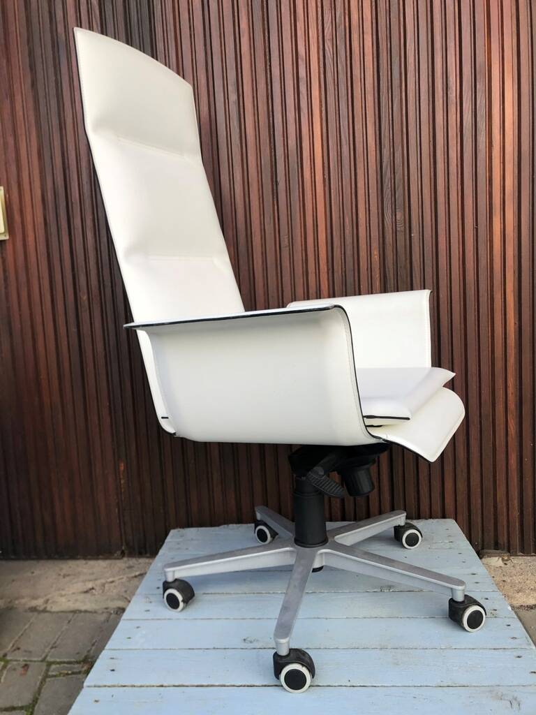 Wing Mariani executive chair