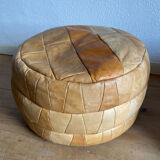Set of 2 patchwork leather poufs brown camel De Sède