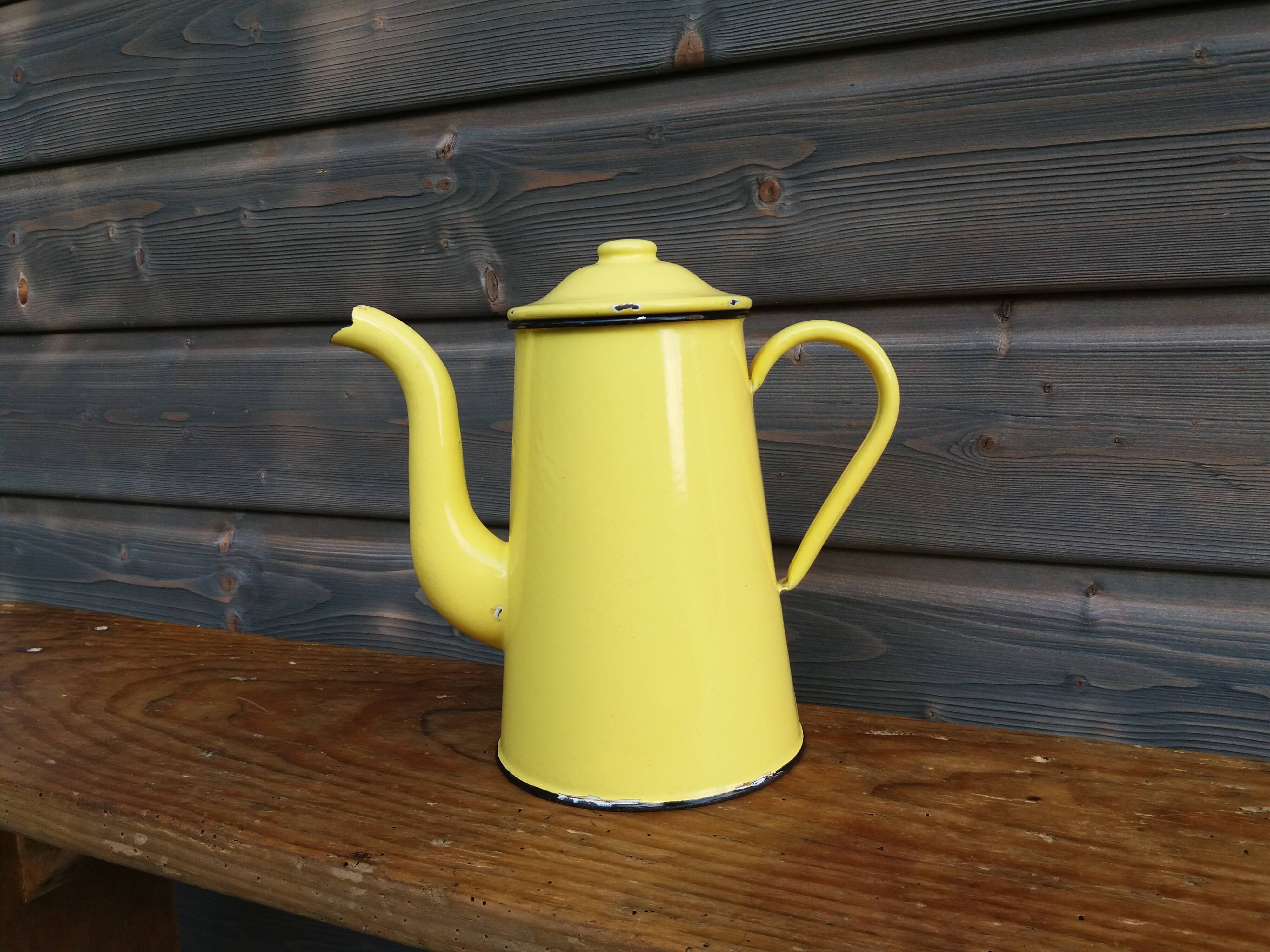 Enamelled coffee maker