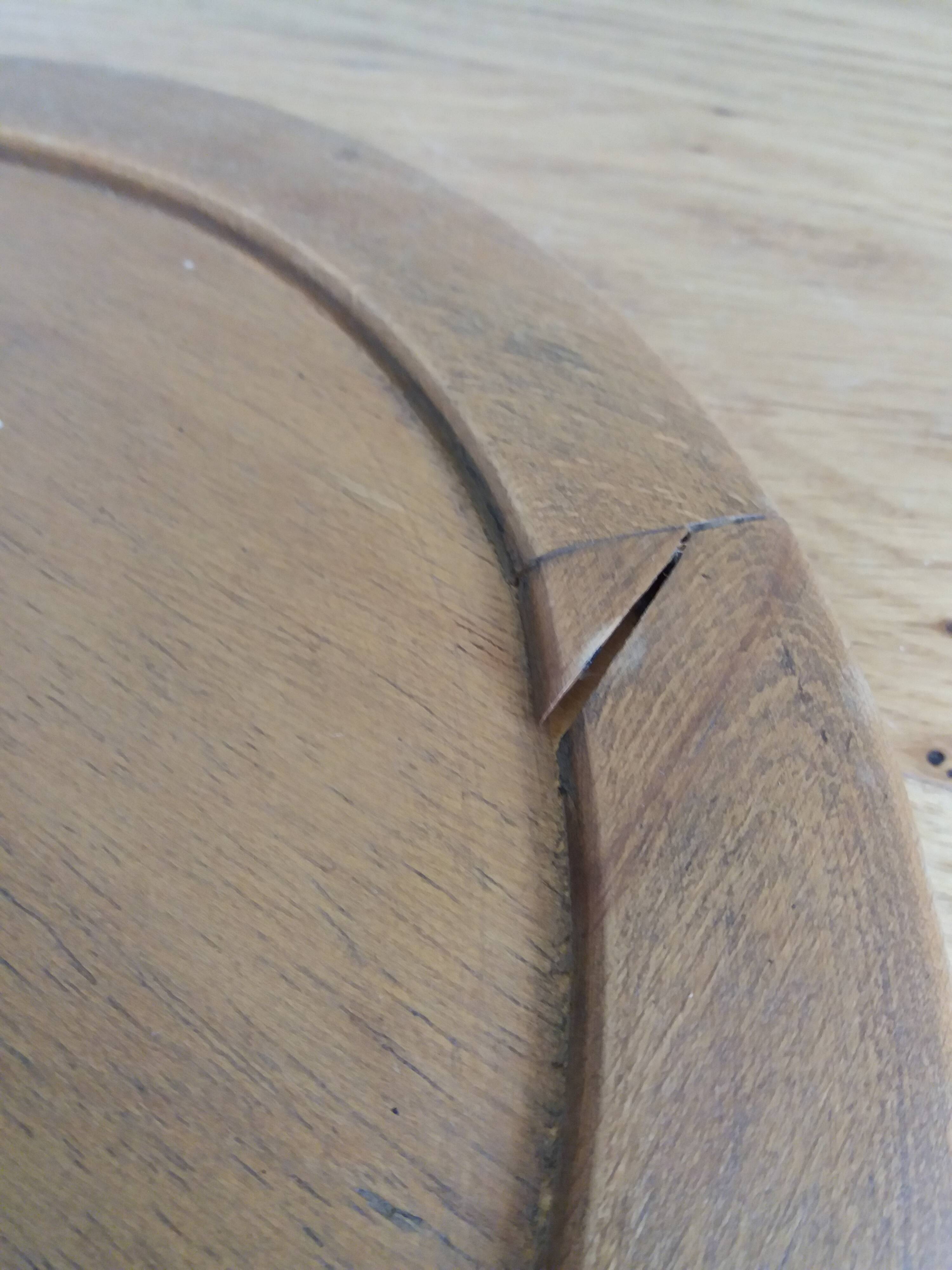 Tripod pedestal table