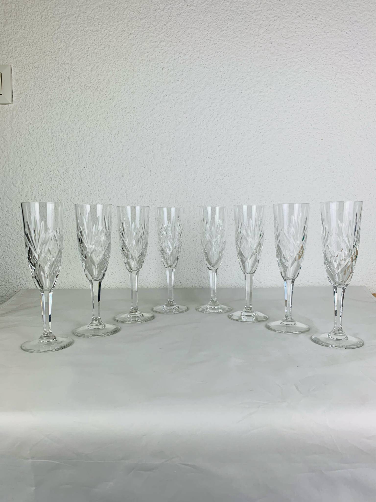 8 Chantilly model champagne flutes by Saint Louis, crystal