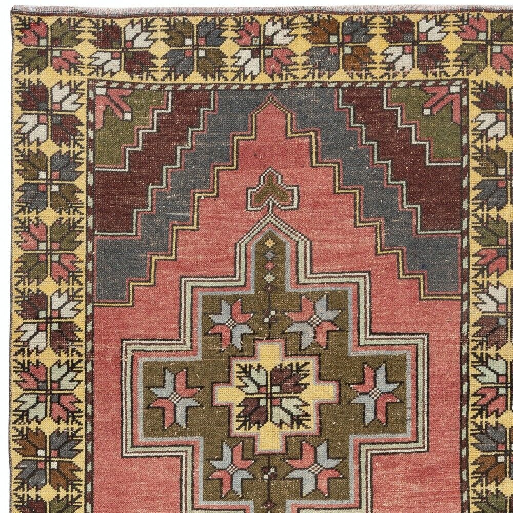 One-of-a-kind Vintage Oriental Rug, 100% Wool, Hand-knotted Turkish Carpet with Tribal Motifs