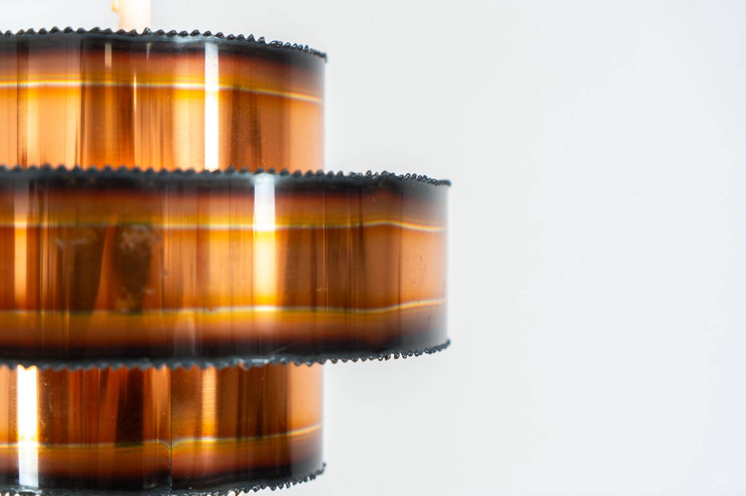 Pendel brutaliste en cuivre brûlé par Svend Aage Holm Sørensen (Danemark, années 1960).