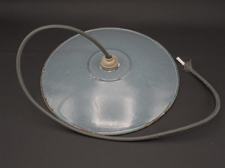 Hanging lamp in enamelled sheet metal