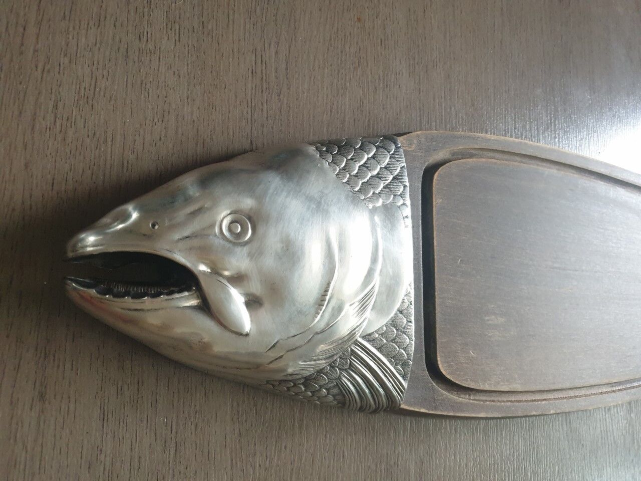 Wood/Silver Metal cutting board