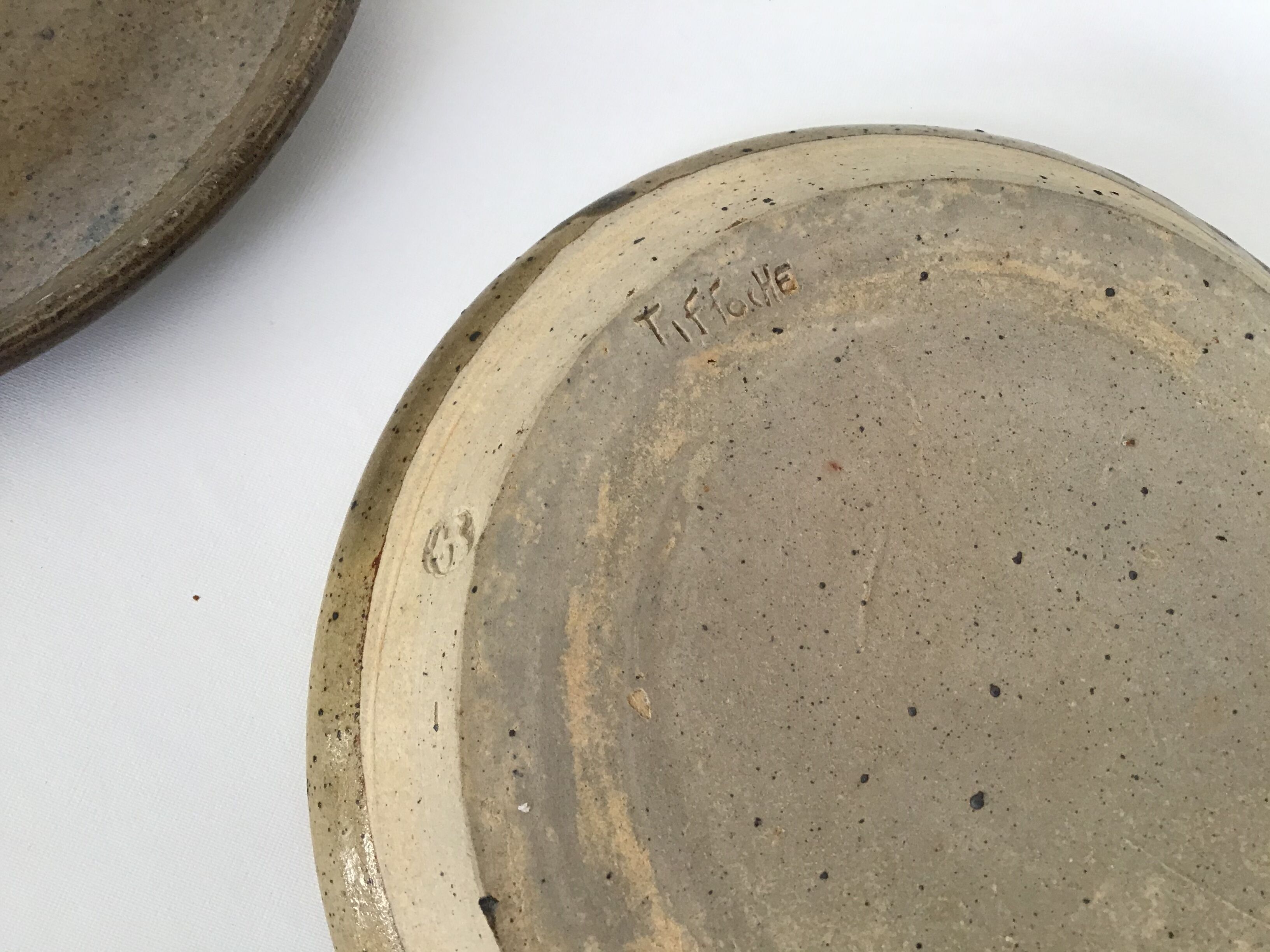 2 assiettes en grès pyrité Tiffoche