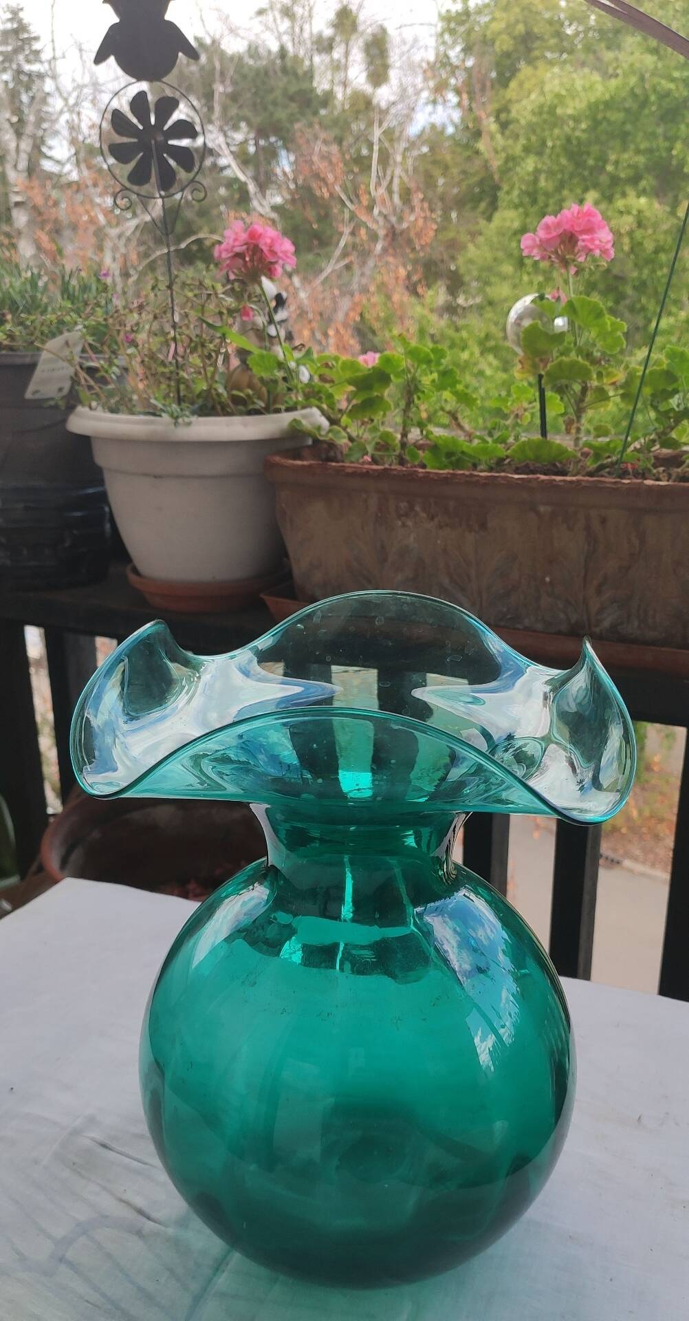 Vase en verre soufflé vert