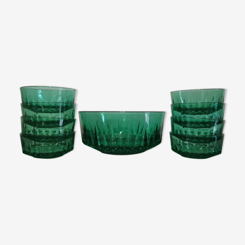 Salad bowl and 8 bowls in green cut glass, arcoroc France, vintage 70s