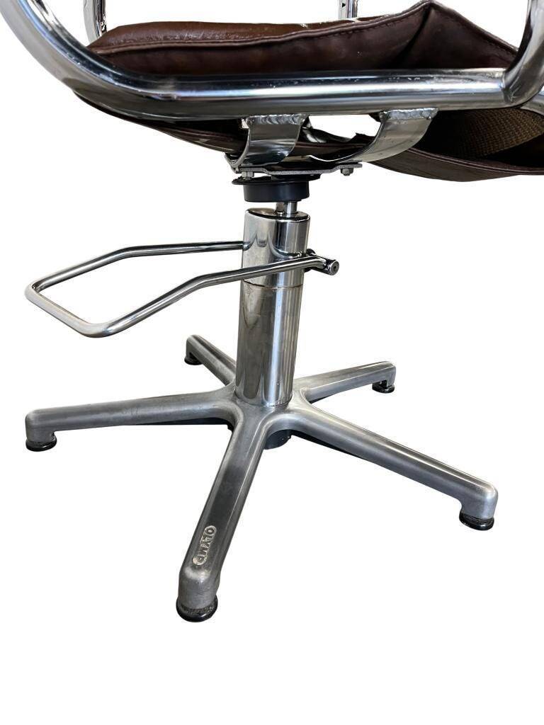 Chaise de bureau vintage brune avec cadre chromé