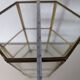 Vitrine pour miniatures, armoire en verre et laiton