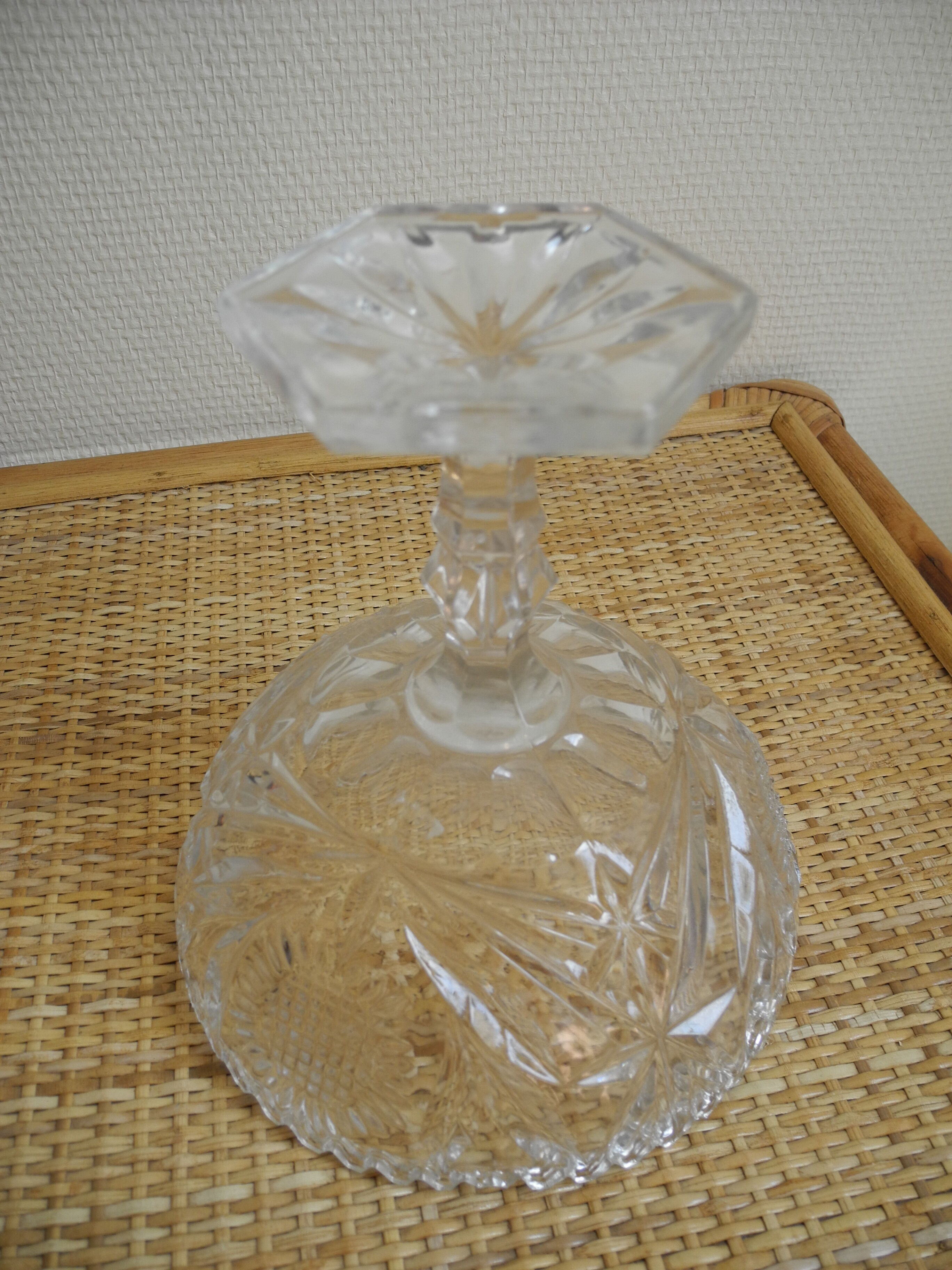 coupe pied cristal moulé