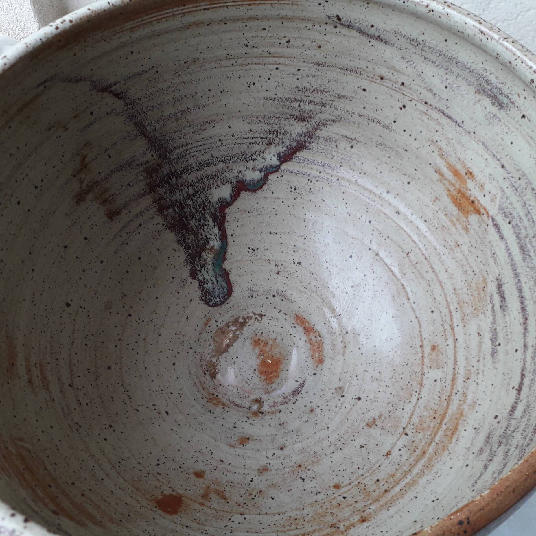 Stoneware salad bowl