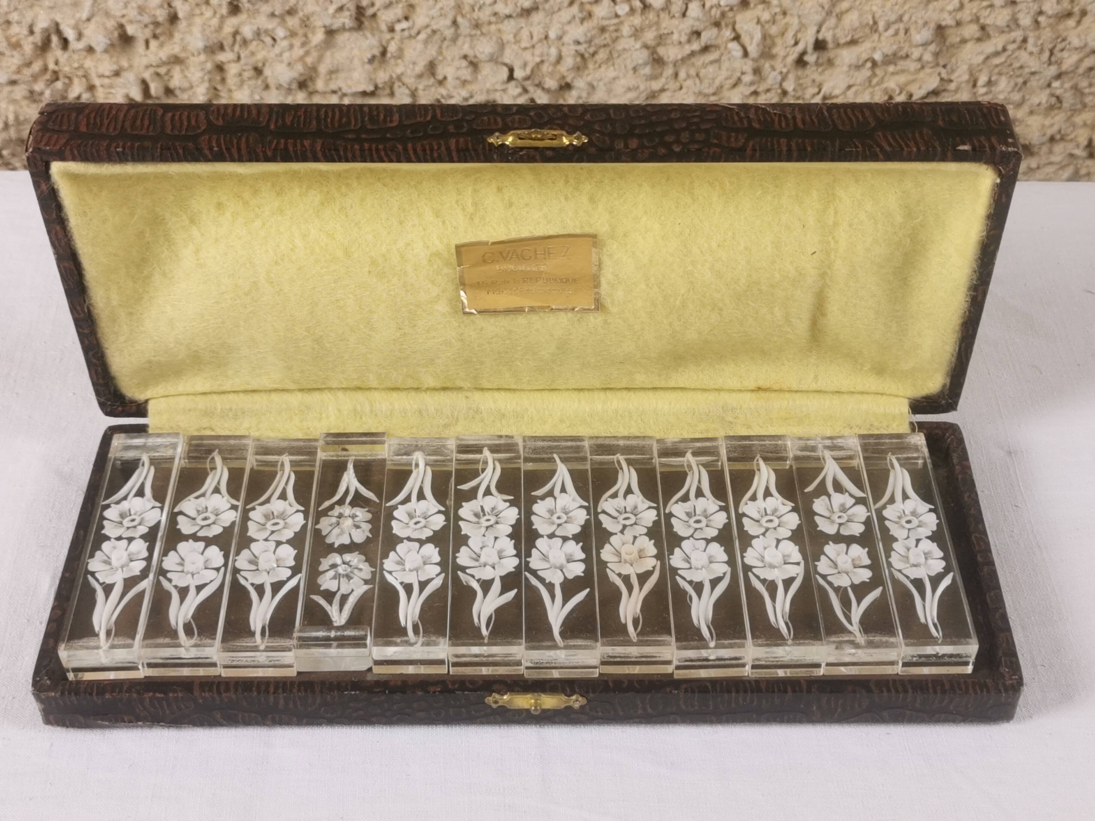 Coffret de 12 porte couteaux vintage
