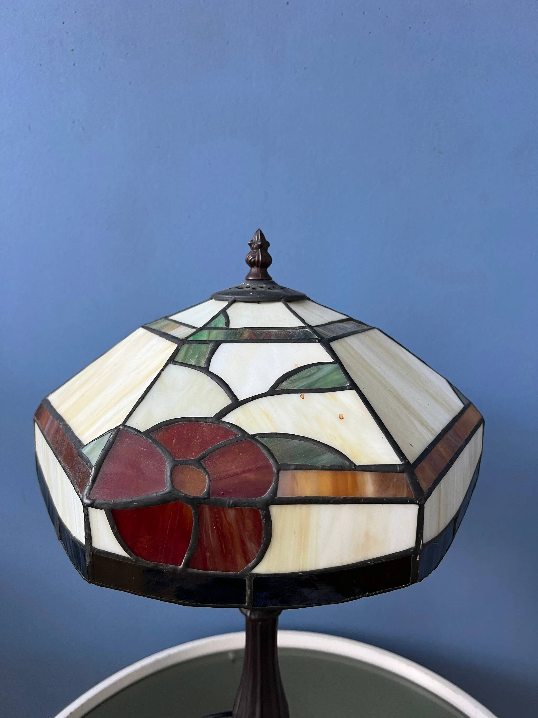 Lampe de table style Tiffany en vitrail, Art déco