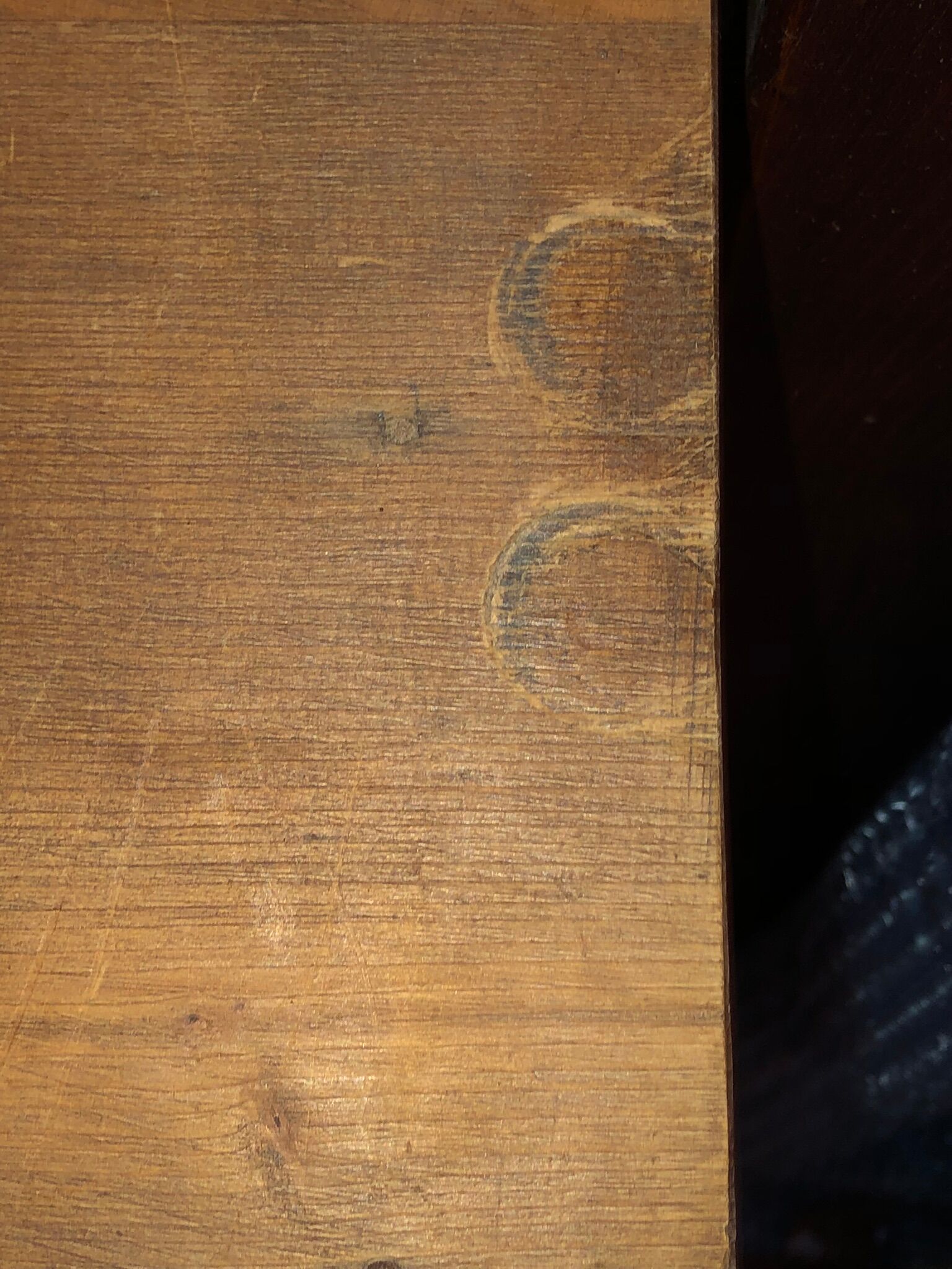 Bureau d’un maître d’école et sa chaises