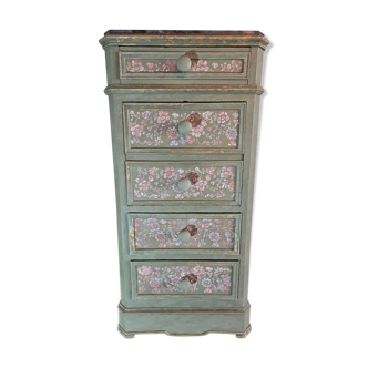 Chest of drawers