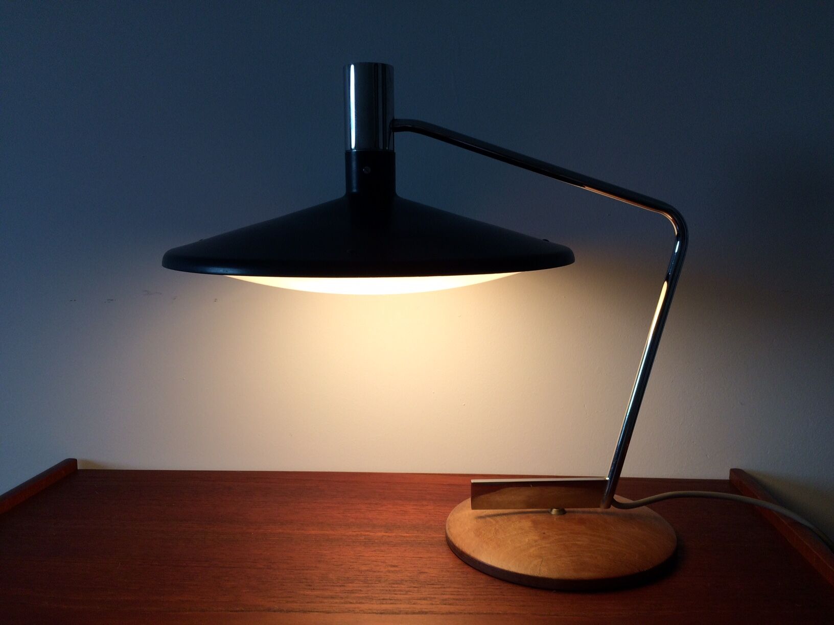 1960's desk lamp with turning base by George Frydman