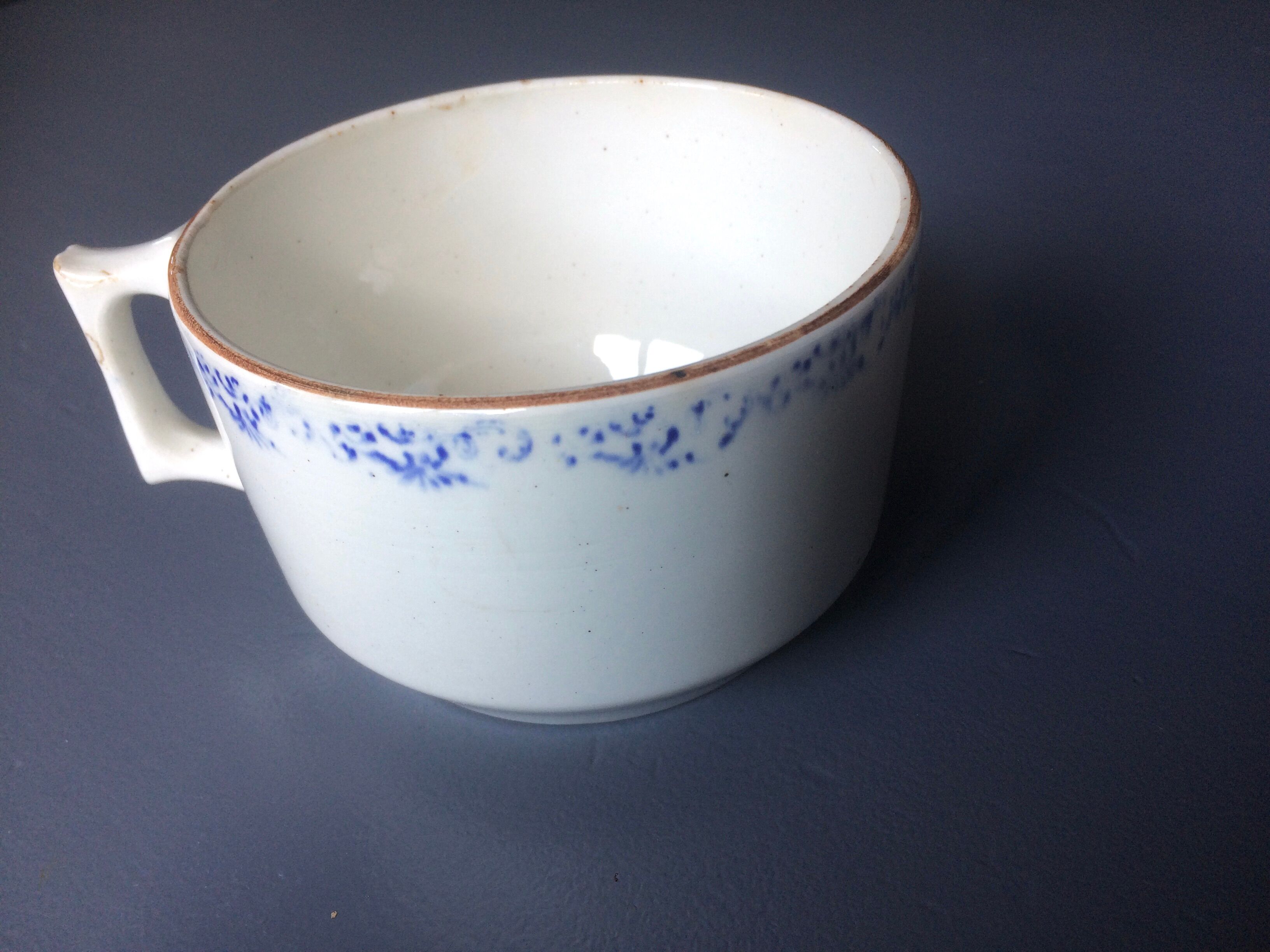 6 old bowls with old ceramic bowls