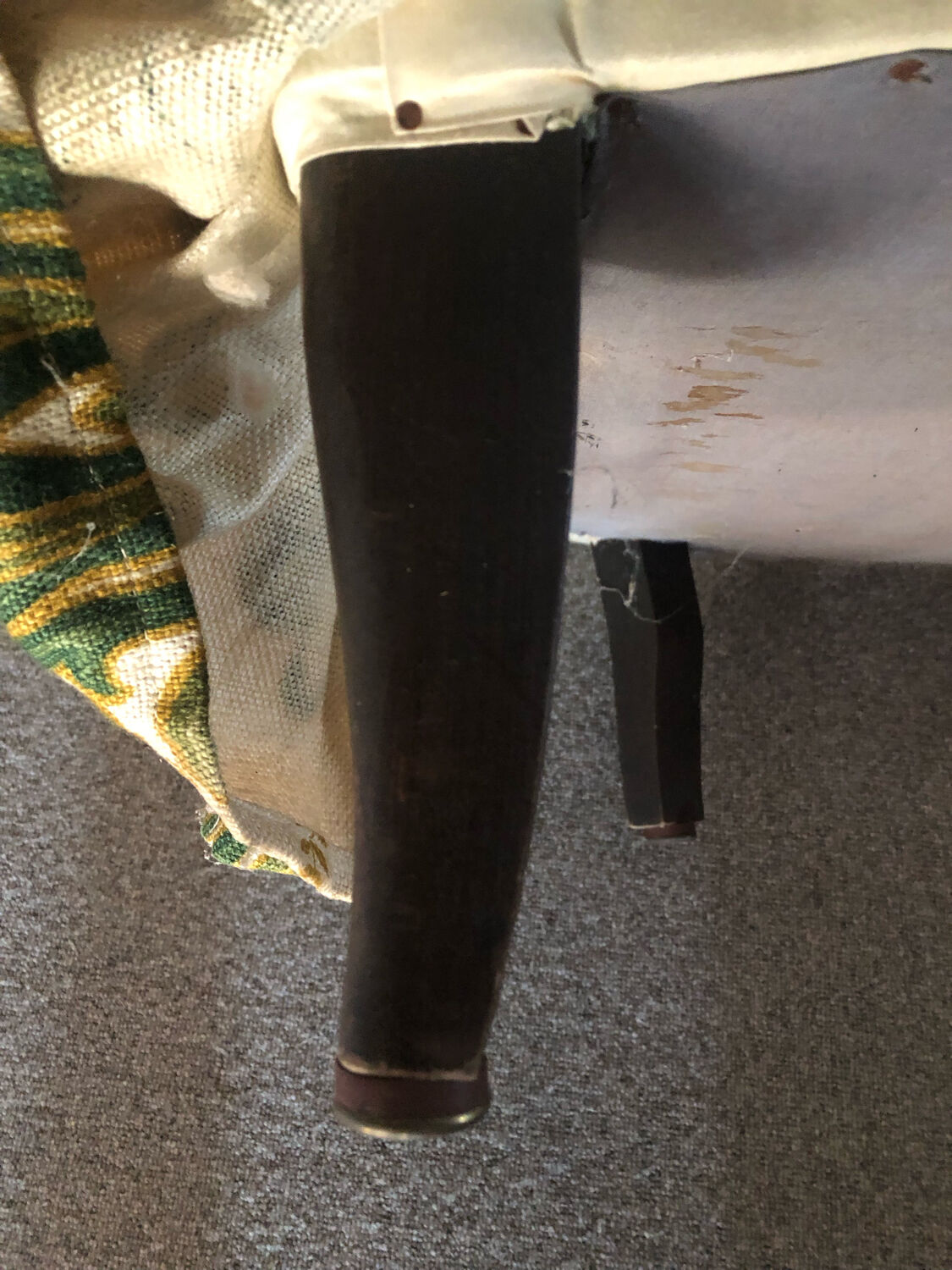 Paire de fauteuils crapaud vert et crème