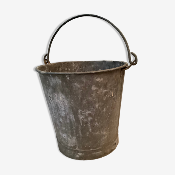 Galvanized well bucket with handle / vintage 50s