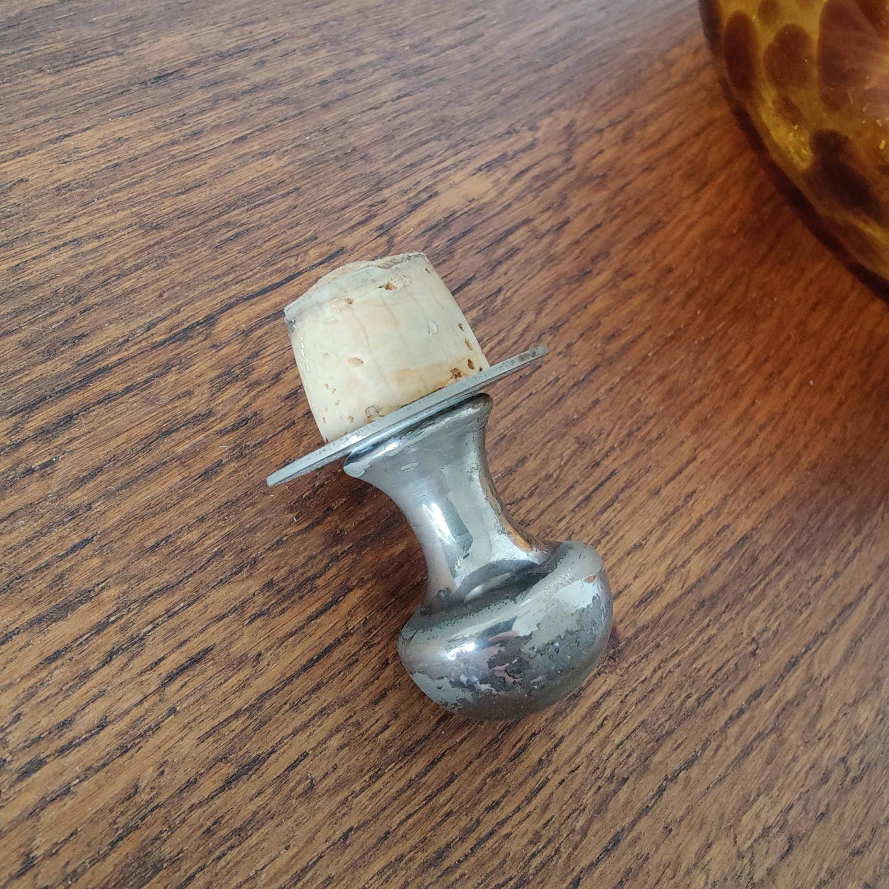 Blown scale glass decanter