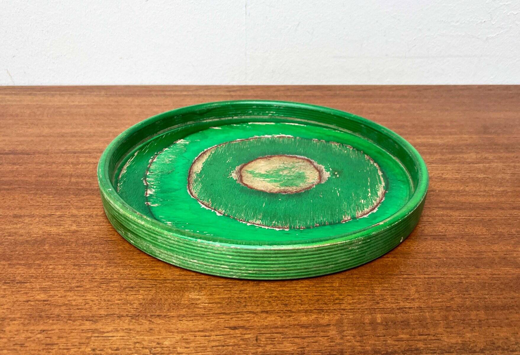 Modern mid-century bowl in wood by Paavo Asikainen, Finland, 1960s.