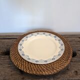 Set of 7 presentation plates in wicker rattan cannage