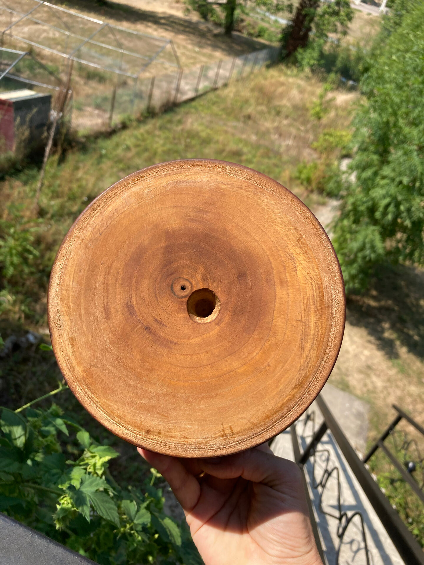 Turned wooden bowl craftsmanship from Haute-Marne.