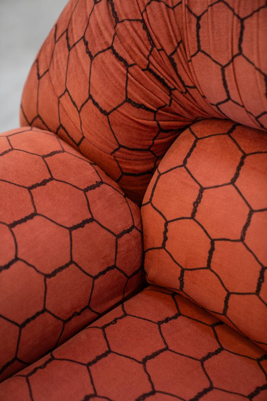 Vintage living room, club style, composed of a 3-seater sofa and 2 armchairs, 1970s