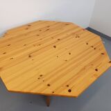 Vintage octagonal dining table from the 1980s in pine with an extension.