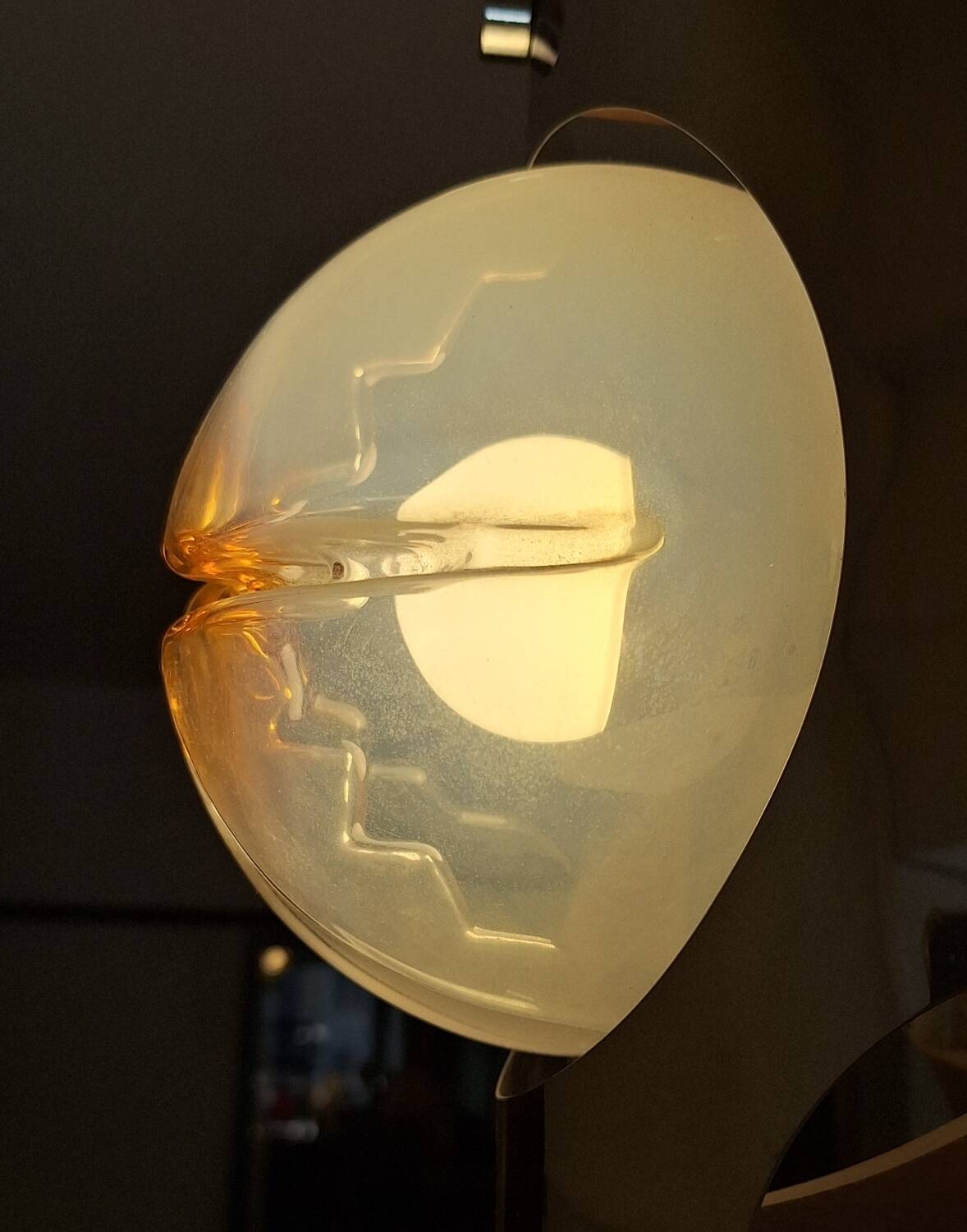 3-globe pendant light