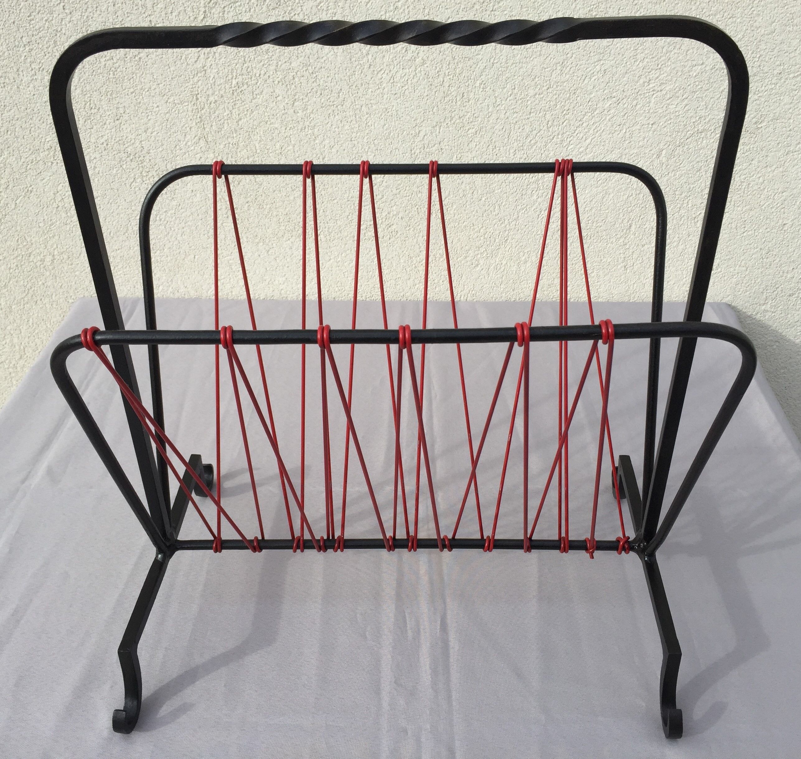 OLD MAGAZINE HOLDER VINTAGE BOOKS 50/70' WROUGHT IRON SCOUBIDOU