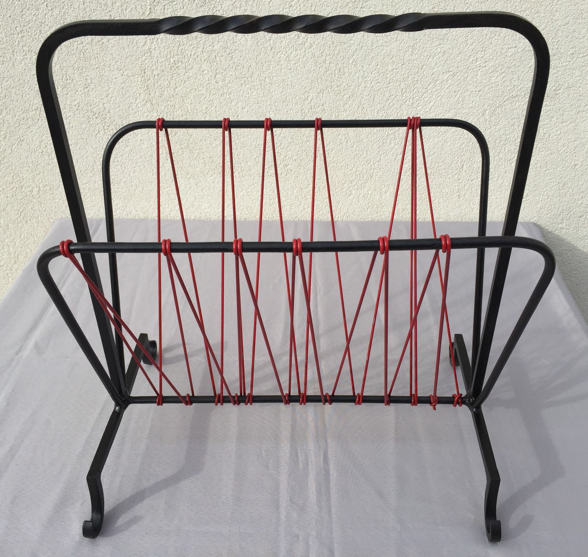 OLD MAGAZINE HOLDER VINTAGE BOOKS 50/70' WROUGHT IRON SCOUBIDOU