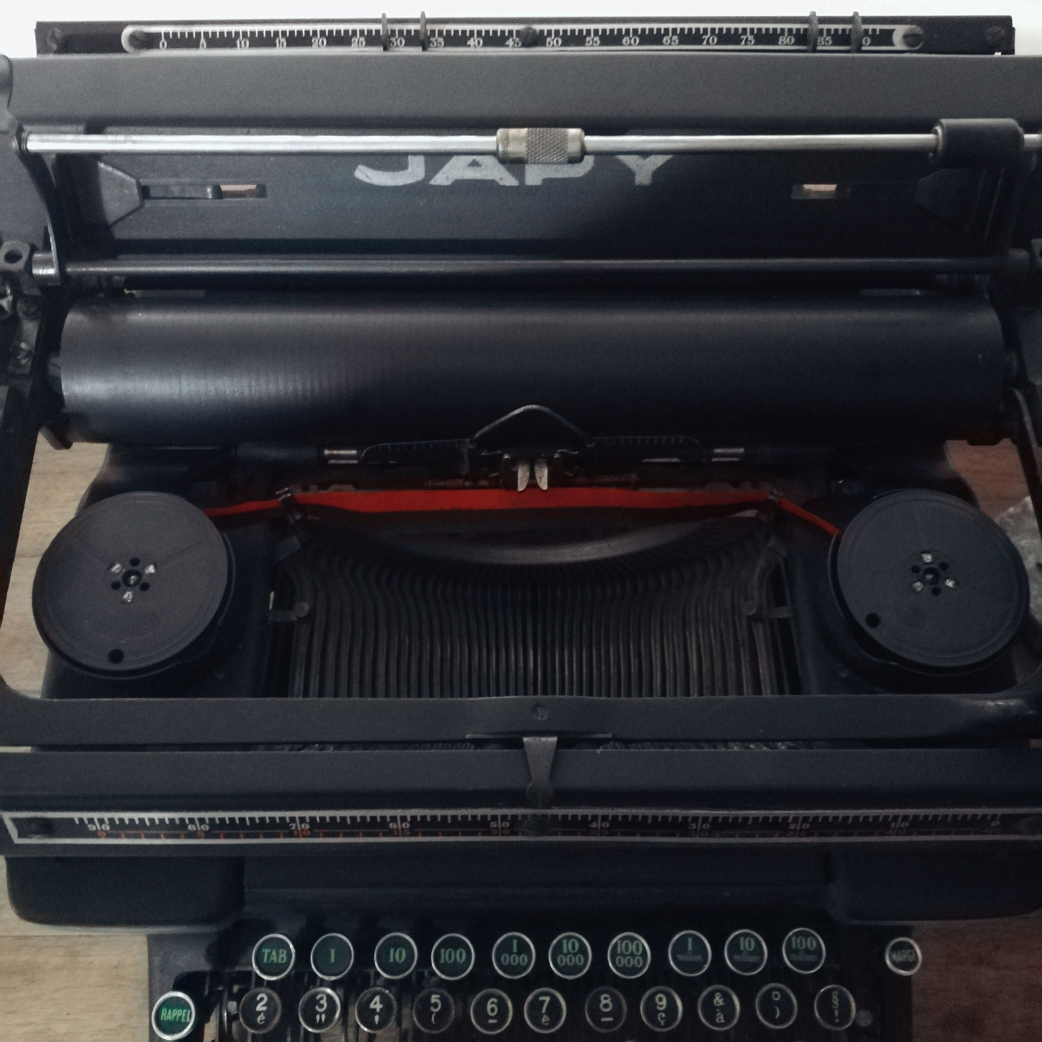Machine à écrire Japy années 30