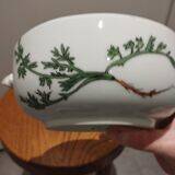 Dish with its lid in Paris porcelain