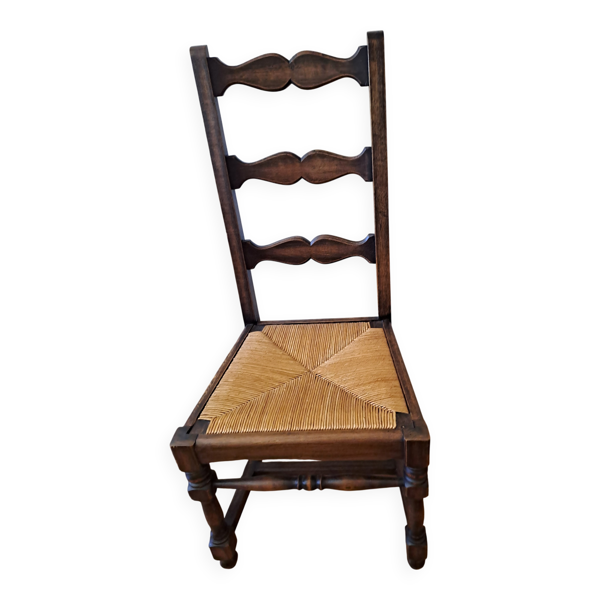 6 wooden and straw chairs