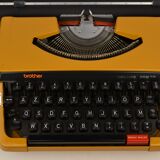 Brother deluxe 262tr mechanical typewriter - new tape