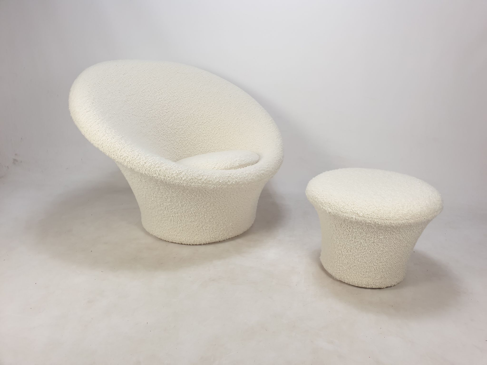"Big" Mushroom armchair and pouf by Pierre Paulin for Artifort, 1960