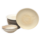 Lot 12 assiettes et saucière en grès Poissons