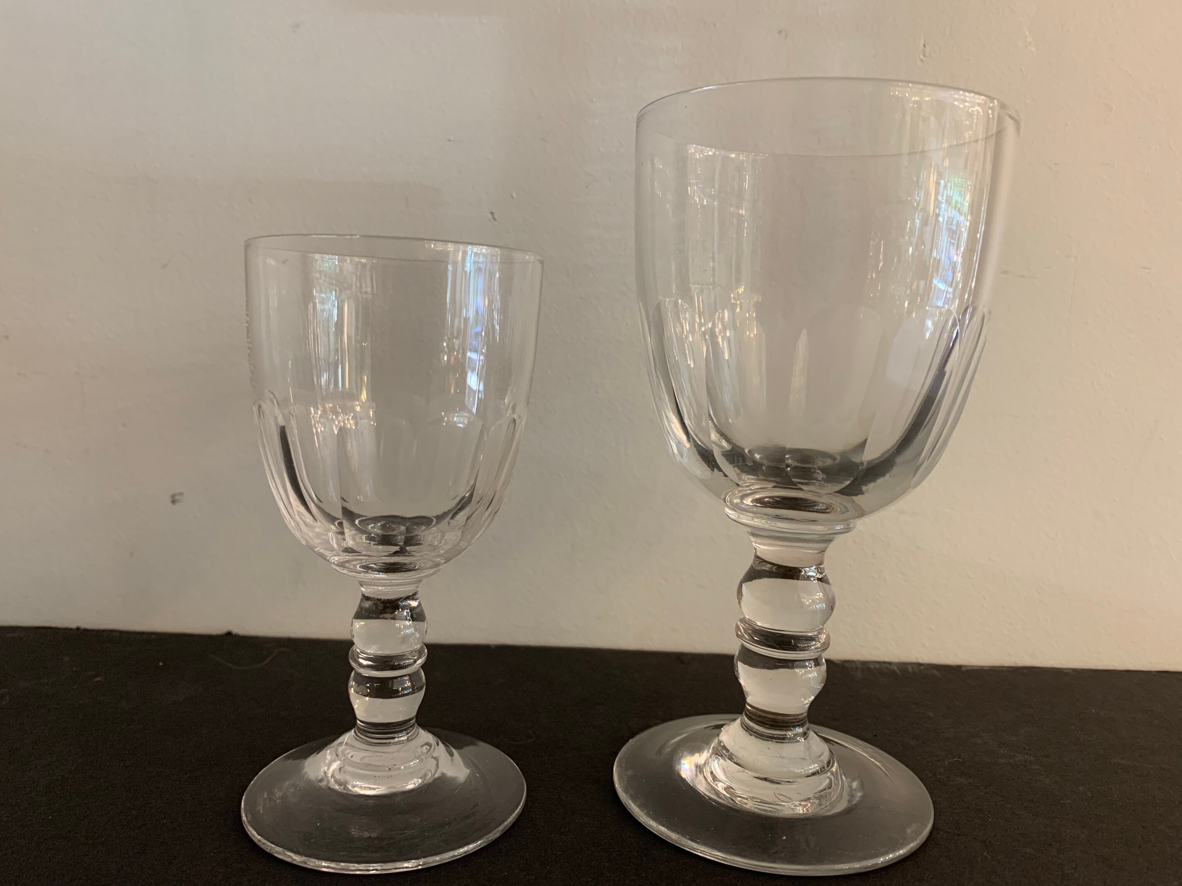 Lot of 8 old glass walking glasses of 2 different sizes