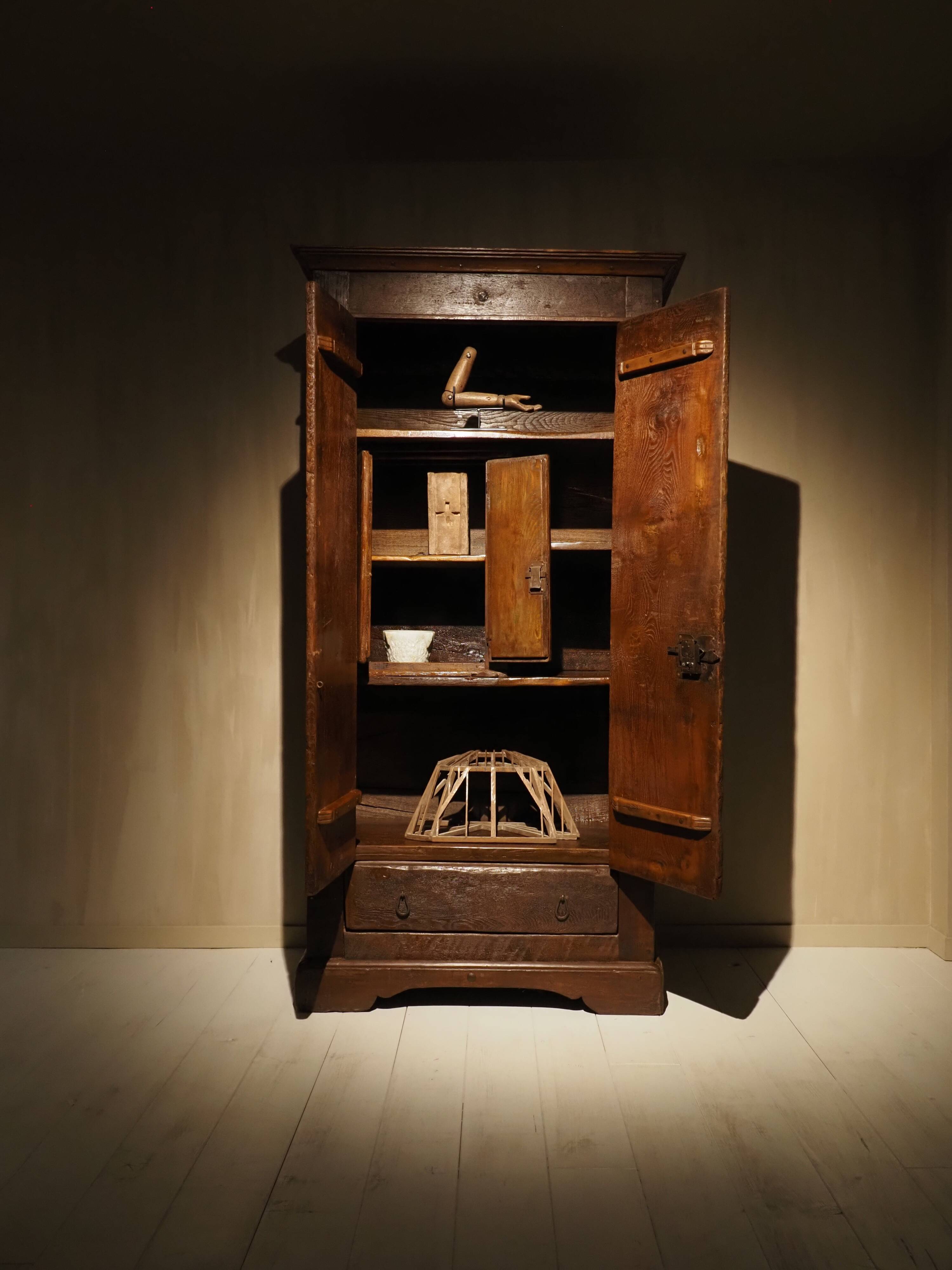 18th century French 'fleur-de-lis' armoire