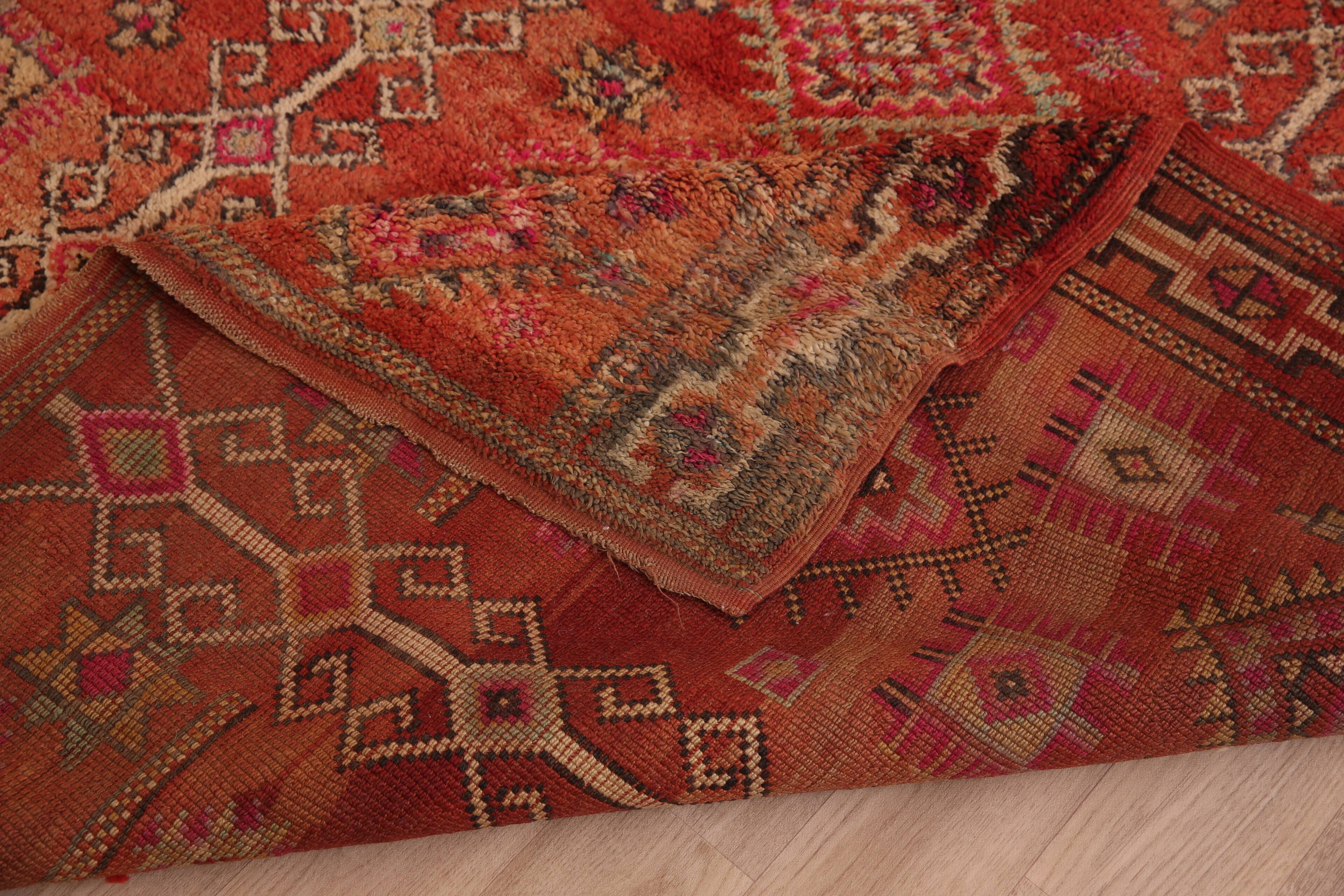 Vintage Moroccan Wool Rug 196 x 350 cm, Berber Handmade Bohemian Rug Unique