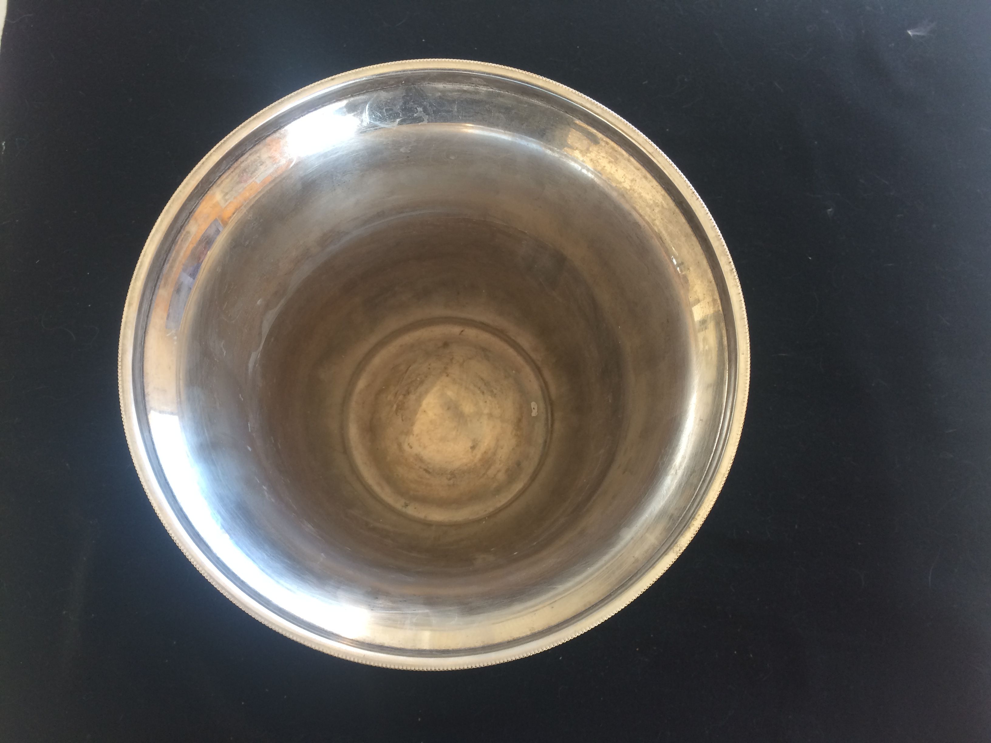 The 1940s silver metal ice bucket