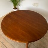 Vintage Scandinavian table in round teak