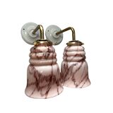 Paire d’appliques murales en opaline rose marbrée